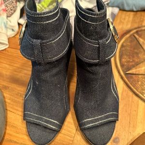 Super cute blue Jean booties